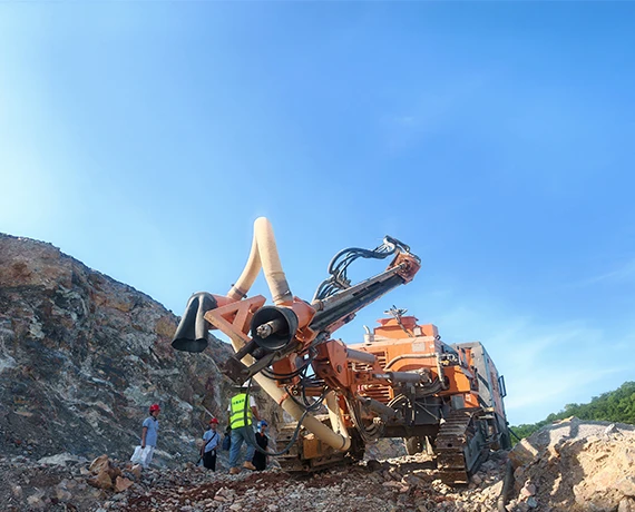 XDYX-421TA Crawler DTH Drilling Rig Working in Yangxin, Hubei