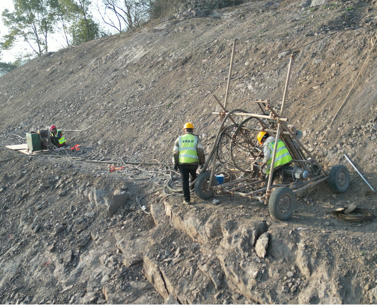 XDH110 Portable DTH Drilling Rig Field Test in Anhui