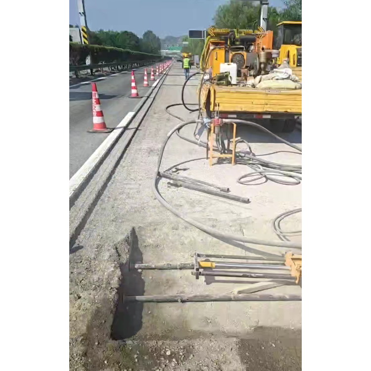 XDD110 Portable DTH Drilling Rig for Highway Horizontal Drainage Hole Construction
