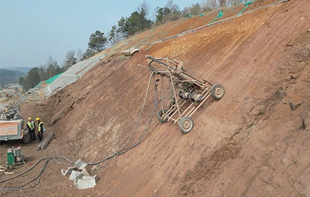 On-site Report: XDH-110 Portable DTH Drilling Rig Serves Anhui Expressway Slope Project, Xingda Delivers Full On-site Technical Support